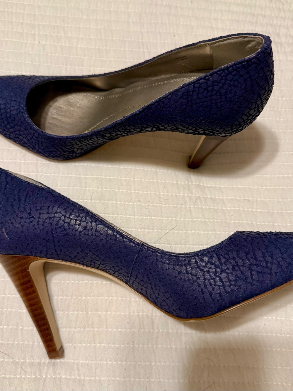 Tahari Royal Blue Textured Pointed-Toe Pumps